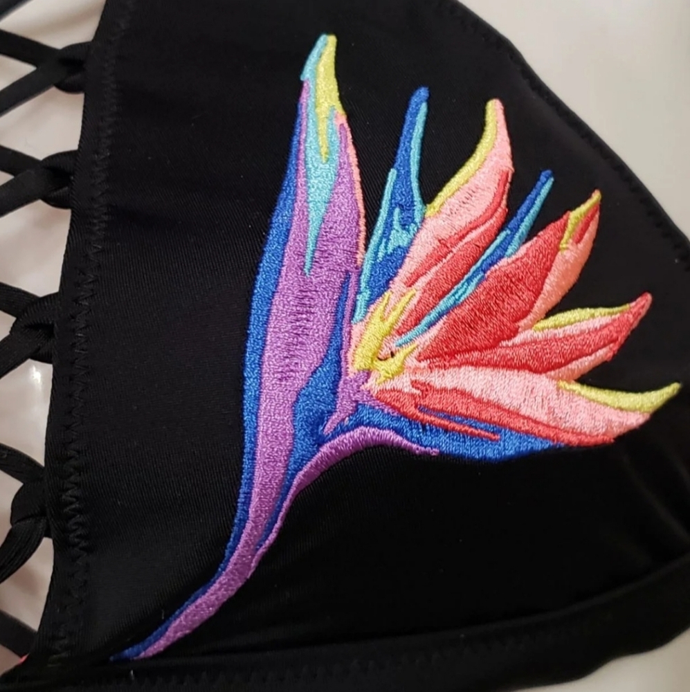 🆕️ NWT Victoria's Secret PINK Size XS Swim Top 🏊 - Picture 6 of 15